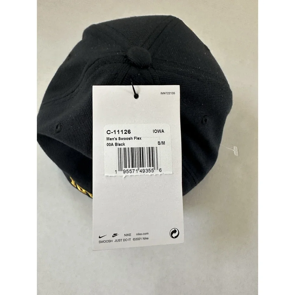 Iowa Hawkeyes Nike Hat Flex Dri Fit Classic99 Swoosh S/M Fitted Black Yellow